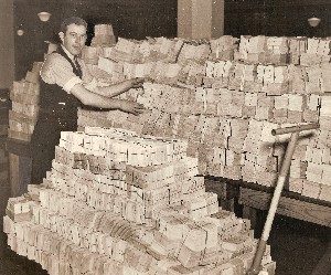1937 Social Security Records Await Filing Baltimore OM.jpg (63282 bytes)